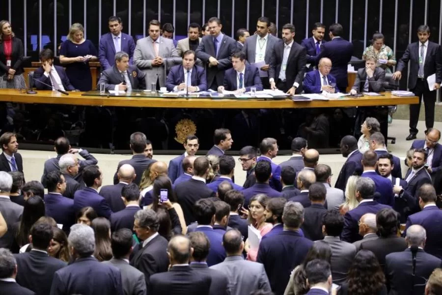 CÃÂ¢mara aprova regras para armas de caÃÂ§adores, atiradores esportivos e colecionadores