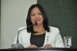 Aprovado Projeto de Valderez que endurece regras sobre comercializaÃÂ§ÃÂ£o de bebidas