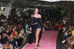Desfile de modas ÃÂ© destaque na primeira noite do II Liquida Modas Colinas