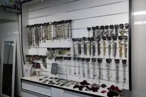 EmpresÃÂ¡ria leva o brilho das semi joias para evento Liquida Modas