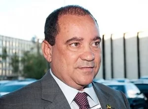 Vicentinho garante: tocantinenses nÃÂ£o irÃÂ£o mais pagar a energia mais cara do Brasil