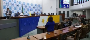 Com plenÃÂ¡rio vazio presidente da AL abre e encerra sessÃÂ£o