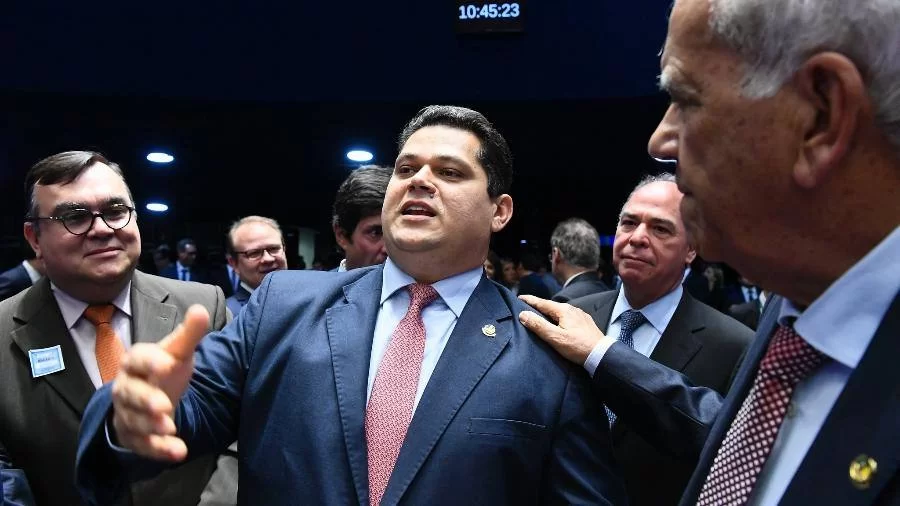 Davi Alcolumbre: se prioridade ÃÂ© 2Ãª instÃÂ¢ncia, renuncia e faz nova Constituinte