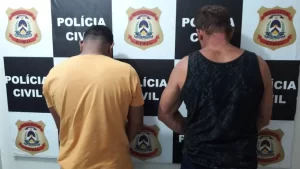 PolÃÂ­cia Civil prende dois homens suspeitos de receptaÃÂ§ÃÂ£o e posse de arma de fogo