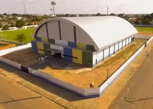 ApÃÂ³s retomar obras paralisadas desde 2012, Prefeitura de Colinas inaugura Arena Poliesportiva GetÃÂºlio Rabelo nesta sexta
