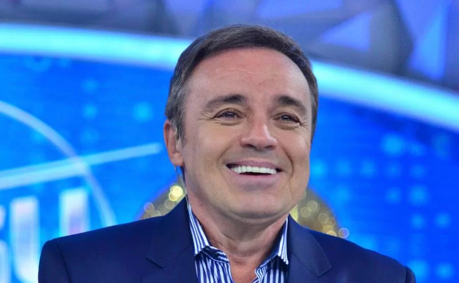 Apresentador Gugu Liberato sofre grave acidente domÃÂ©stico em casa; quadro ÃÂ© irreversÃÂ­vel