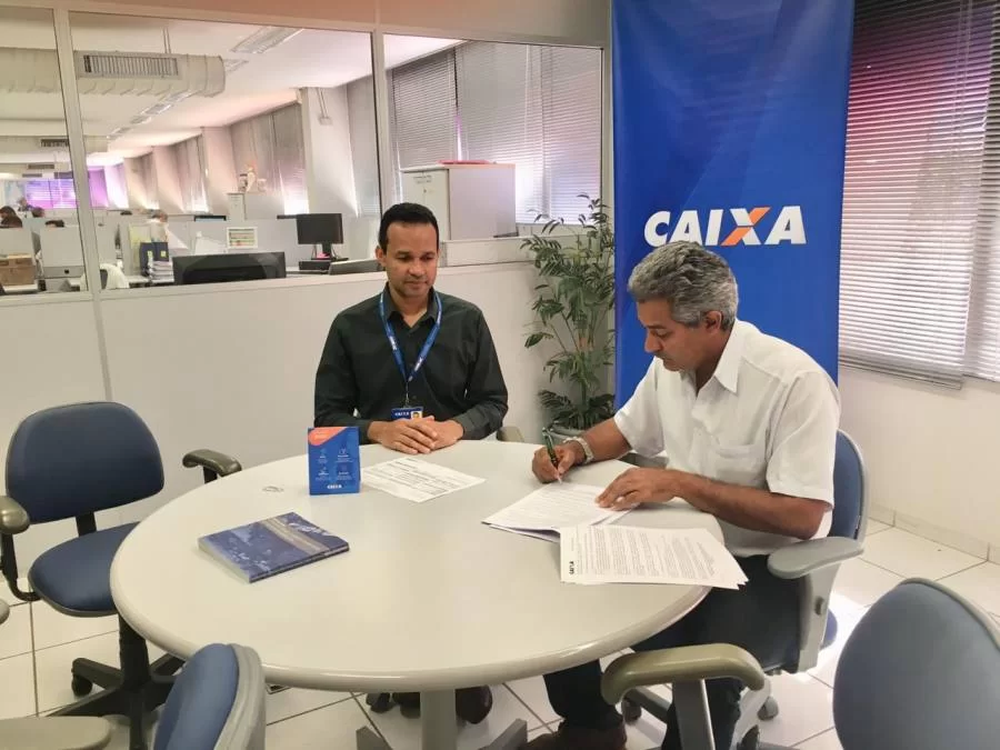 Prefeito de Palmeirante assina convÃªnio que irÃÂ¡ viabilizar obras de pavimentaÃÂ§ÃÂ£o asfÃÂ¡ltica