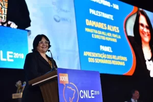 Deputados entregam protocolo de ideias para polÃÂ­ticas pÃÂºblicas ÃÂ  ministra Damares