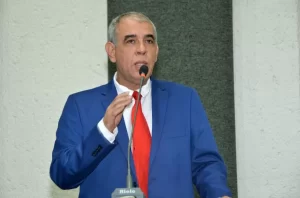 ZÃÂ© Roberto alerta para AI-5 de Bolsonaro e diz que Lula virÃÂ¡ ao Tocantins  em janeiro