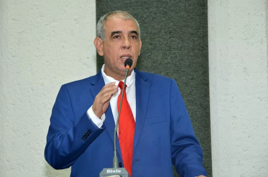 ZÃÂ© Roberto alerta para AI-5 de Bolsonaro e diz que Lula virÃÂ¡ ao Tocantins  em janeiro