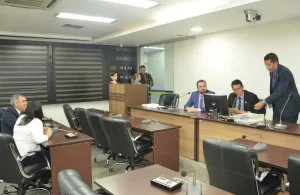 ComissÃÂ£o de FinanÃÂ§as deve aprovar LDO ainda hoje; deputados estÃÂ£o reunidos