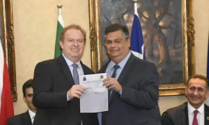 Governadores Mauro Carlesse e FlÃÂ¡vio Dino firmam protocolo visando construÃÂ§ÃÂ£o da ponte entre FiladÃÂ©lfia e Carolina no MaranhÃÂ£o