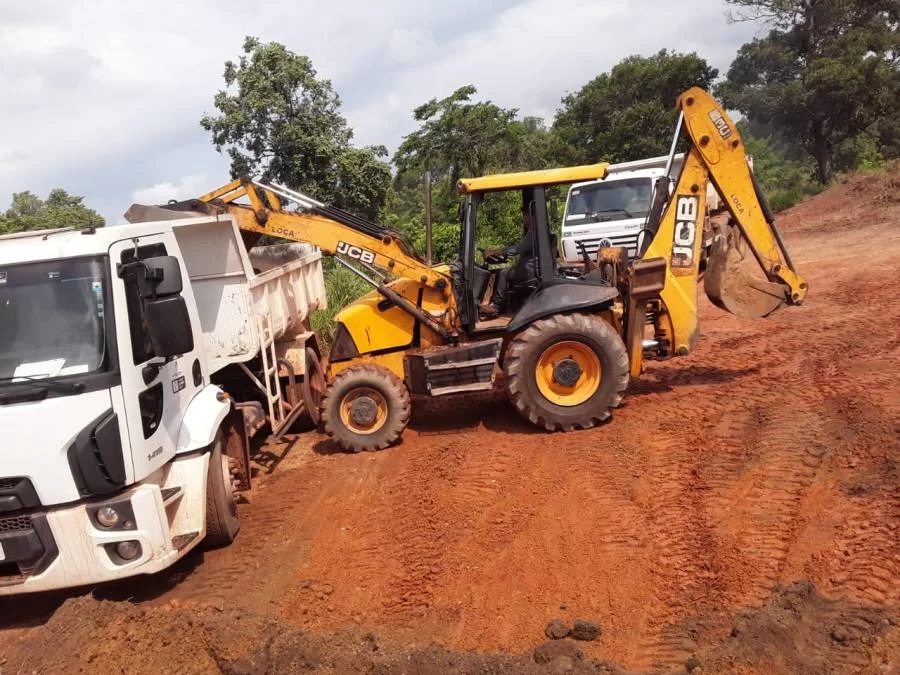 Prefeitura de Bernardo SayÃÂ£o realiza trabalho de recuperaÃÂ§ÃÂ£o de estradas vicinais
