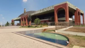 Comitiva de 8 pessoas do governo do estado viaja para Madrid com despesas pagas pelos cofres pÃÂºblicos