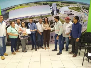 Prefeitura de Palmeirante assina contrato com a VLI para realizaÃÂ§ÃÂ£o de projetos na ÃÂ¡rea de infÃÂ¢ncia e juventude