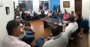 Adriano Rabelo realiza reuniÃÂ£o em busca da regularizaÃÂ§ÃÂ£o do Distrito Industrial de Colinas