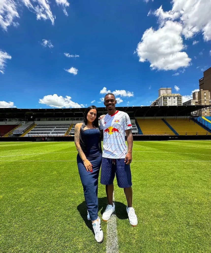 Craque em Campo e Heróis da Vida Real: Lincoln Henrique e Adriana Müller Transformam Sorrisos em Superpoderes