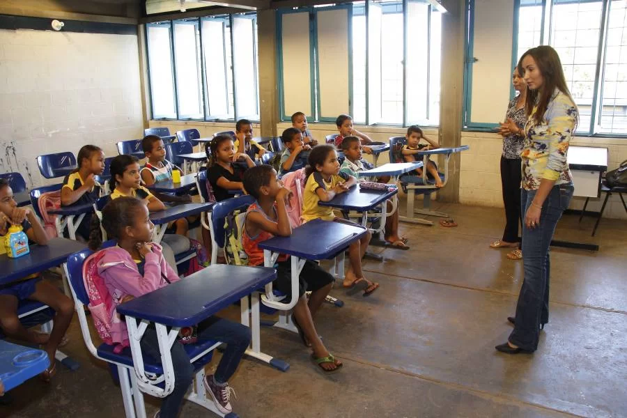 Equipe da FundaÃÂ§ÃÂ£o Roberto Marinho promove oficinas pedagÃÂ³gicas na Escola Caic