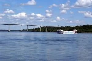 PolÃÂ­cia indicia avÃÂ´ por homicÃÂ­dio qualificado apÃÂ³s barco afundar no rio