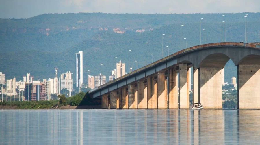 Prefeita de Palmas, CÃÂ­nthia Ribeiro alfineta governo do Estado e diz que iluminaÃÂ§ÃÂ£o da ponte FHC ÃÂ© de responsabilidade do Estado
