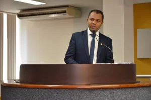 Moisemar Marinho comemora anÃÂºncio da banca organizadora do concurso da Guarda Metropolitana de Palmas