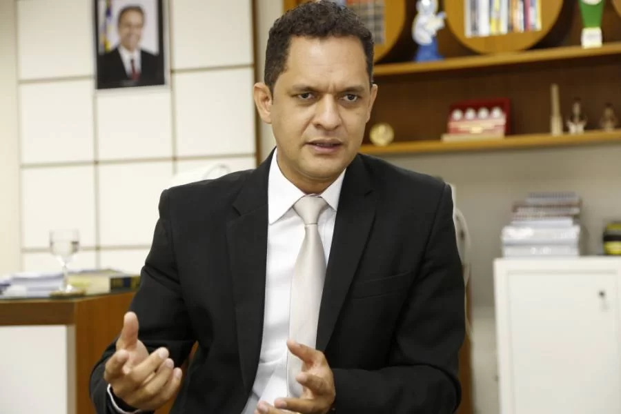 Professor da UFT diz que medida de Jair Bolsonaro intervÃÂ©m na autonomia universitÃÂ¡ria: "ÃÂ© um retrocesso civilizatÃÂ³rio", afirma