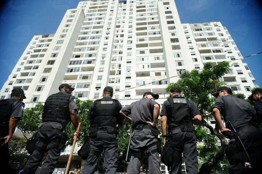 PrisÃÂ£o disciplinar para policiais militares e bombeiros ÃÂ© extinta
