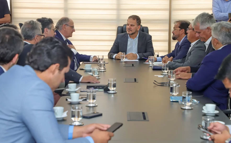 Amélio Cayres recebe sindicalistas e discute PEC do Teto