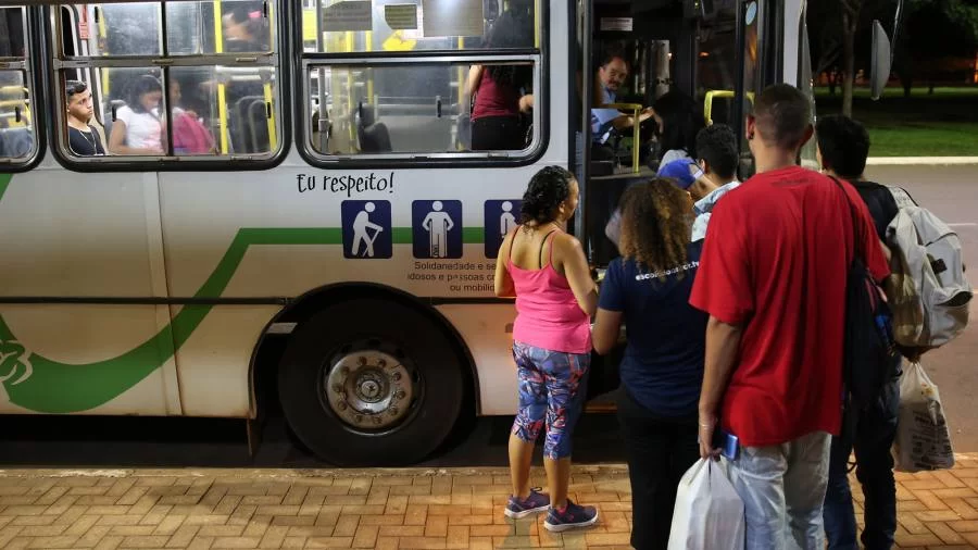 HorÃÂ¡rios das linhas do transporte coletivo sofrem alteraÃÂ§ÃÂ£o neste perÃÂ­odo