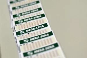 Mega-Sena acumula e concurso previsto para sÃÂ¡bado deve pagar R$ 10 mi