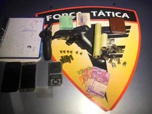 Em AraguaÃÂ­na, suspeitos de trÃÂ¡fico trocam tiros com a PM e morrem; Armas, drogas e dinheiros sÃÂ£o apreendidos