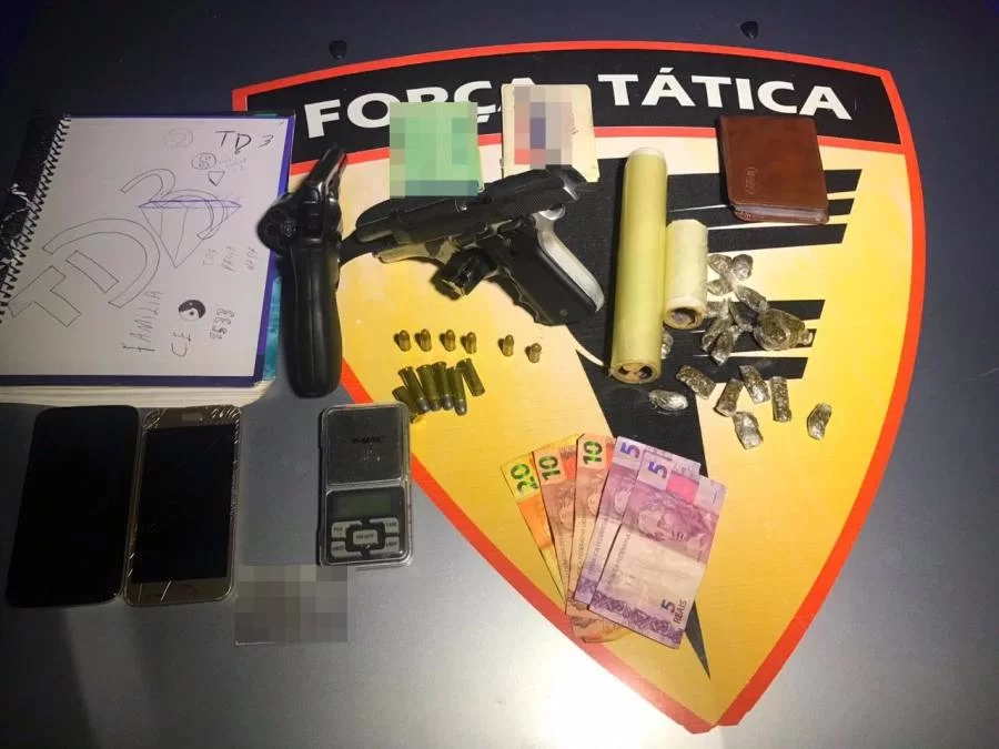 Em AraguaÃÂ­na, suspeitos de trÃÂ¡fico trocam tiros com a PM e morrem; Armas, drogas e dinheiros sÃÂ£o apreendidos