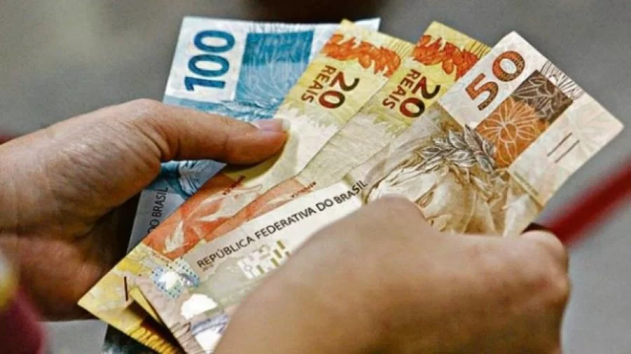 Governo deve autorizar nova alta para o salÃÂ¡rio mÃÂ­nimo para R$ 1.039