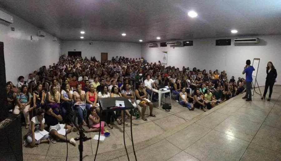 Candidatos inscritos no Concurso PÃÂºblico de Colinas participam de aulÃÂ£o gratuito