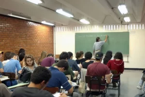 Governo Federal anuncia aumento de 12,84% no piso salarial dos professores previsto no Fundeb