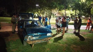 Motorista embriagado invade o Parque Cesamar e bate em ponte de concreto