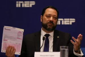 Inep diz que erros na correÃÂ§ÃÂ£o do Enem foram revistos; notas revisadas jÃÂ¡ estÃÂ£o disponÃÂ­veis
