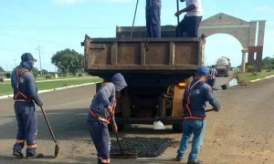Governo realiza serviÃÂ§os de manutenÃÂ§ÃÂ£o no trecho da TO-050 entre Porto e Palmas
