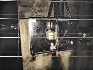 Dois homens sÃÂ£o presos por furtarem energia para distribuidora de bebidas