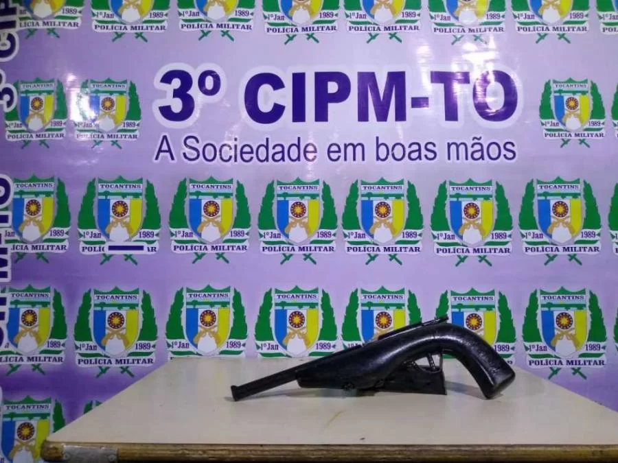 PolÃÂ­cia Militar prende na cidade de Colinas homens que roubaram veÃÂ­culo em AraguaÃÂ­na