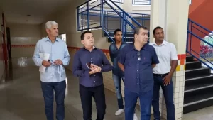 Vereador LÃÂºcio prestigia aula inaugural na ETI Caroline Campelo e dÃÂ¡ boas-vindas aos estudantes da Capital