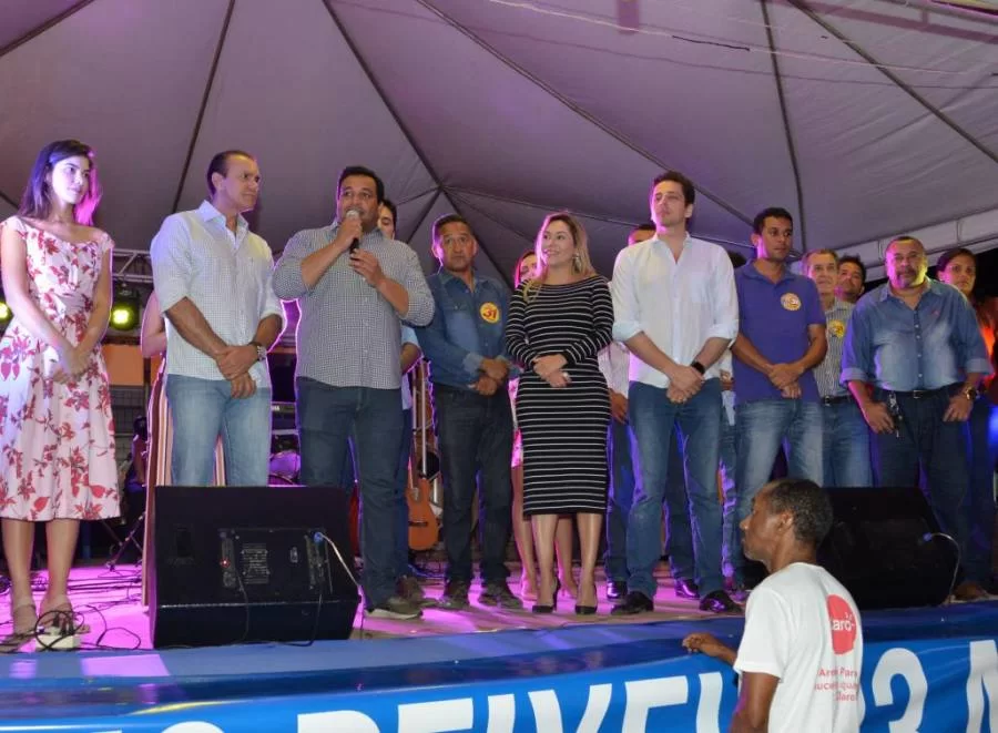 Luana prestigia festividades de aniversÃÂ¡rio de emancipaÃÂ§ÃÂ£o de Peixe