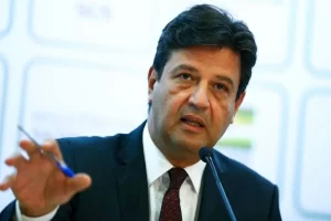 Sobe para trÃªs os casos suspeitos de coronavÃÂ­rus no Brasil, diz ministro da SaÃÂºde