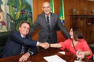 Regina Duarte aceita convite de Bolsonaro para ser secretÃÂ¡ria de Cultura
