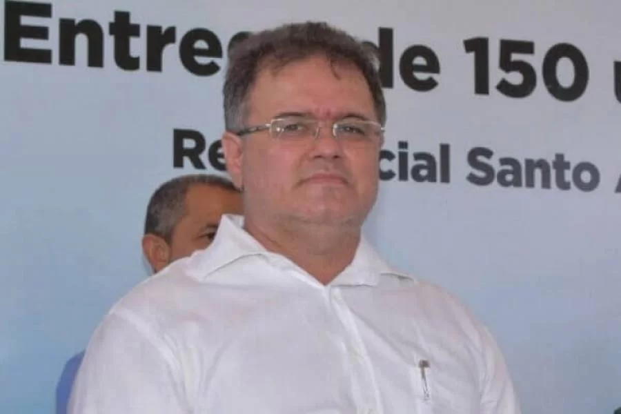 Adriano confirma a possibilidade do PSD indicar vice e diz que AmÃÂ¡lia "nÃÂ£o estÃÂ¡ fazendo o dever de casa"