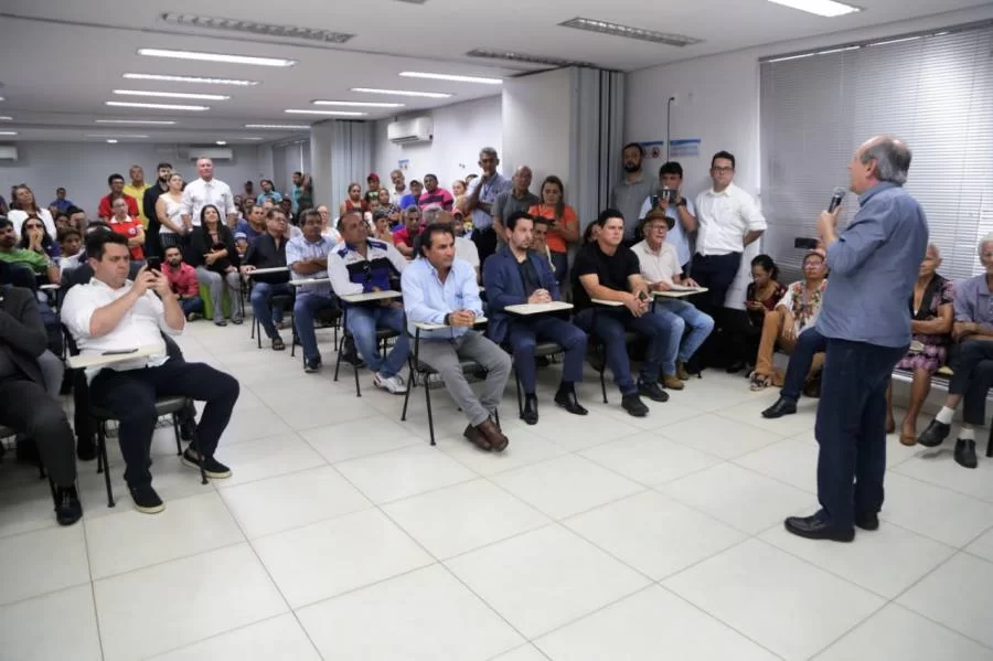 Em AraguaÃÂ­na, prefeito Ronaldo Dimas apresenta projeto Trecho 1 da Via Norte durante audiÃªncia pÃÂºblica