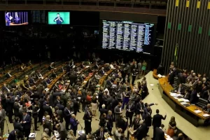 CÃÂ¢mara aprova PL com medidas de contenÃÂ§ÃÂ£o do coronavÃÂ­rus no Brasil