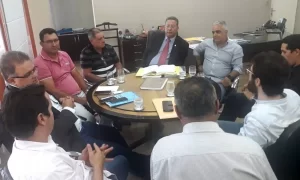 Em reuniÃÂ£o, Governo busca agilizar processo de regularizaÃÂ§ÃÂ£o do Distrito Industrial de Colinas