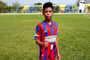 Destaque do GeraÃÂ§ÃÂ£o CampeÃÂ£ de GuaraÃÂ­, garoto vai fazer testes no Desportivo Real de GoiÃÂ¡s