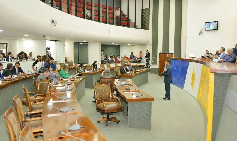 Deputados estaduais apreciam 13 vetos do governador Mauro Carlesse